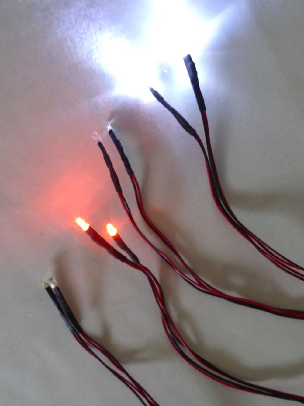 NEW RED & WHITE LED LOW VOLTAGE 9 VOLT BATTERY POWERED LIGHT SETS FOR HALLOWEEN